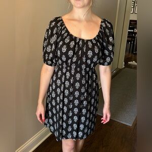 Old Navy Petite Black Dress with White Leaf Pattern